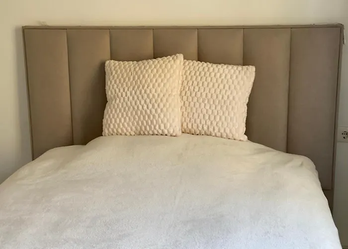 New Renovated Mija House - Puerto Banus Quiet&green Oasis * Marbella