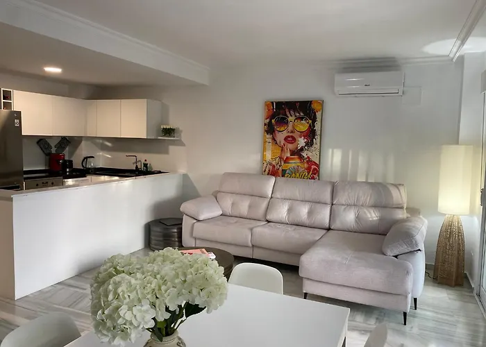 Apartamento New Renovated Mija House - Puerto Banus Quiet&green Oasis