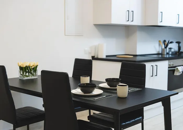 New Renovated Mija House - Puerto Banus Quiet&green Oasis Marbella