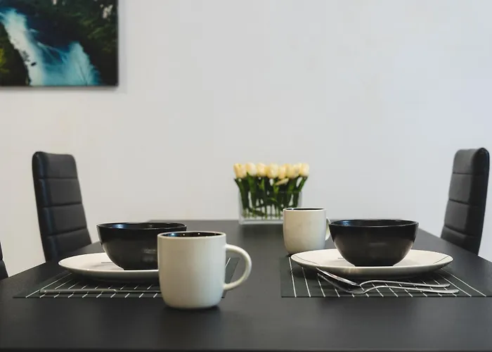 New Renovated Mija House - Puerto Banus Quiet&green Oasis Apartamento