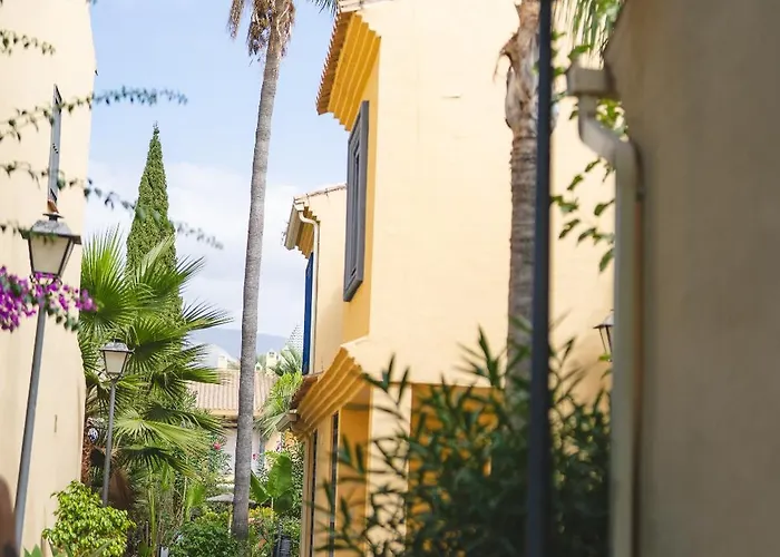 New Renovated Mija House - Puerto Banus Quiet&green Oasis * Marbella