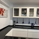 New Renovated Mija House - Puerto Banus Quiet And Oasis Marbella