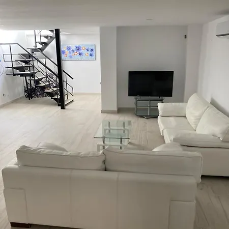 Appartement New Renovated Mija House - Puerto Banus Quiet&green Oasis