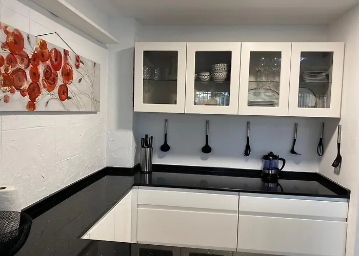 New Renovated Mija House - Puerto Banus Quiet And Oasis Marbella